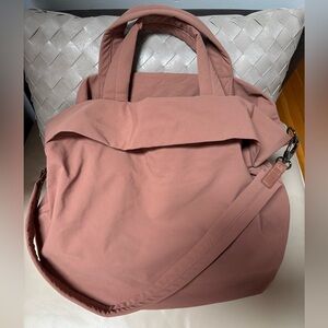 NWOT Elegant and Versatile Mauve Lightweight Nylon Bag